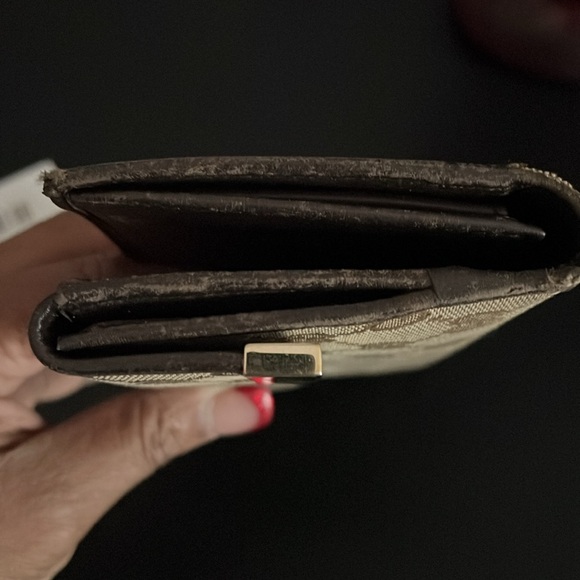 đ„Gucci Monogram Wallet - Beige and Brownđ„ - Picture 10 of 10